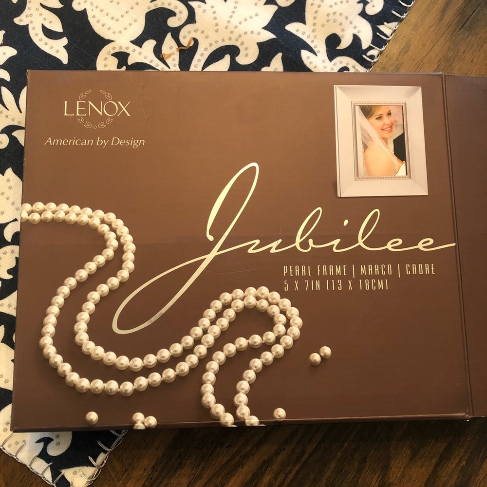 Pearl Picture Frame - Picture 3 of 5